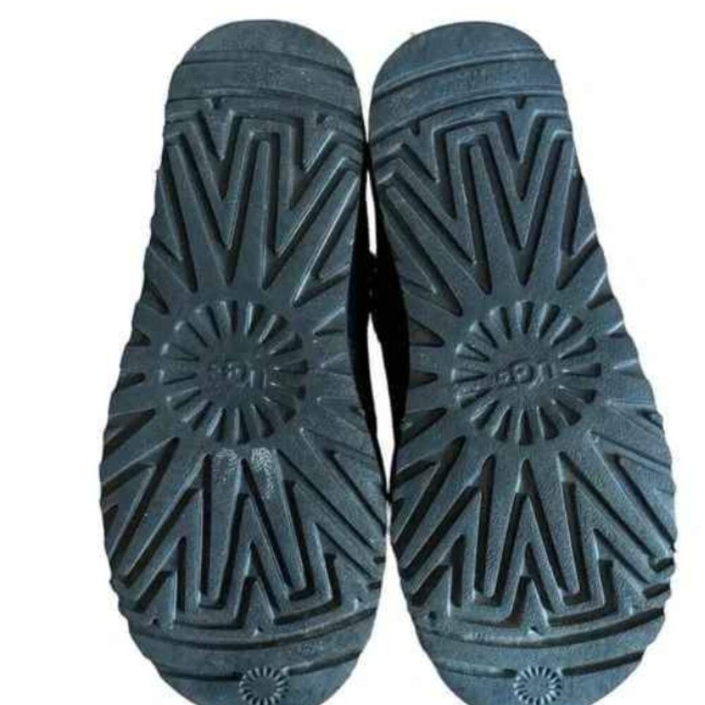 Final Markdown For 2 Pair Of Uggs, Nwob - 1 Pair … - image 5